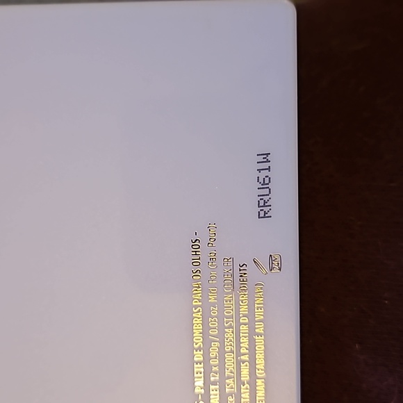 Urban Decay - Naked Cyber eyeshadow palette - Picture 4 of 5